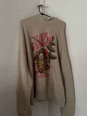 Men's Crewneck Graphic Sweatshirt in Beige with Red Accent